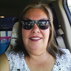 Meet your Posher, Sephia